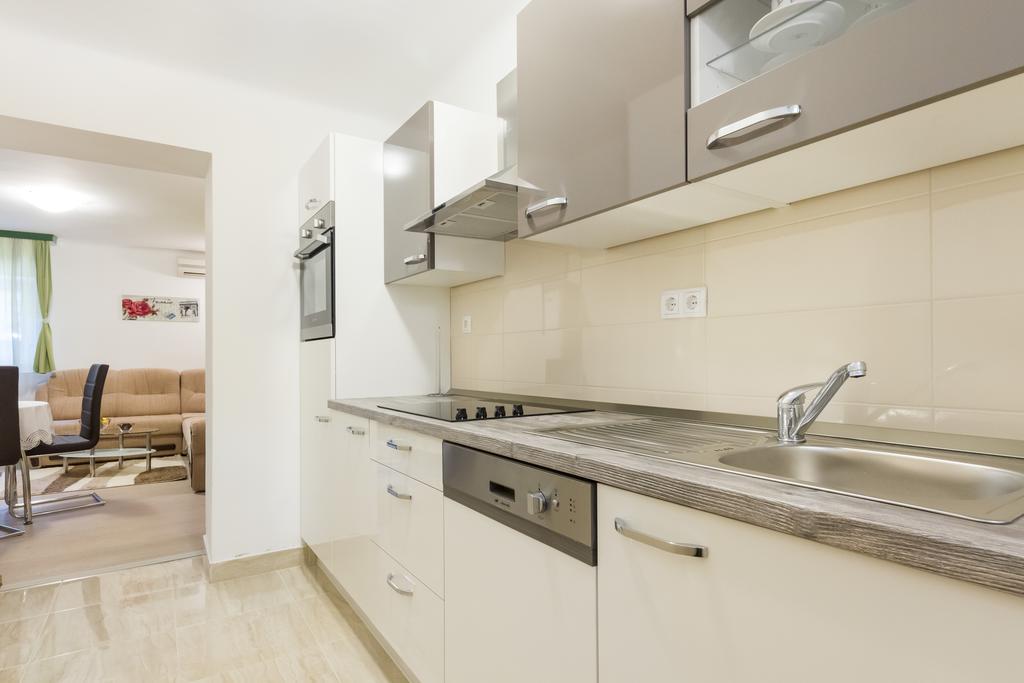 Apartment Jasmin Split Bilik gambar