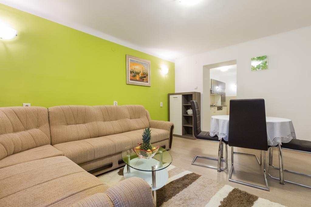 Apartment Jasmin Split Bilik gambar